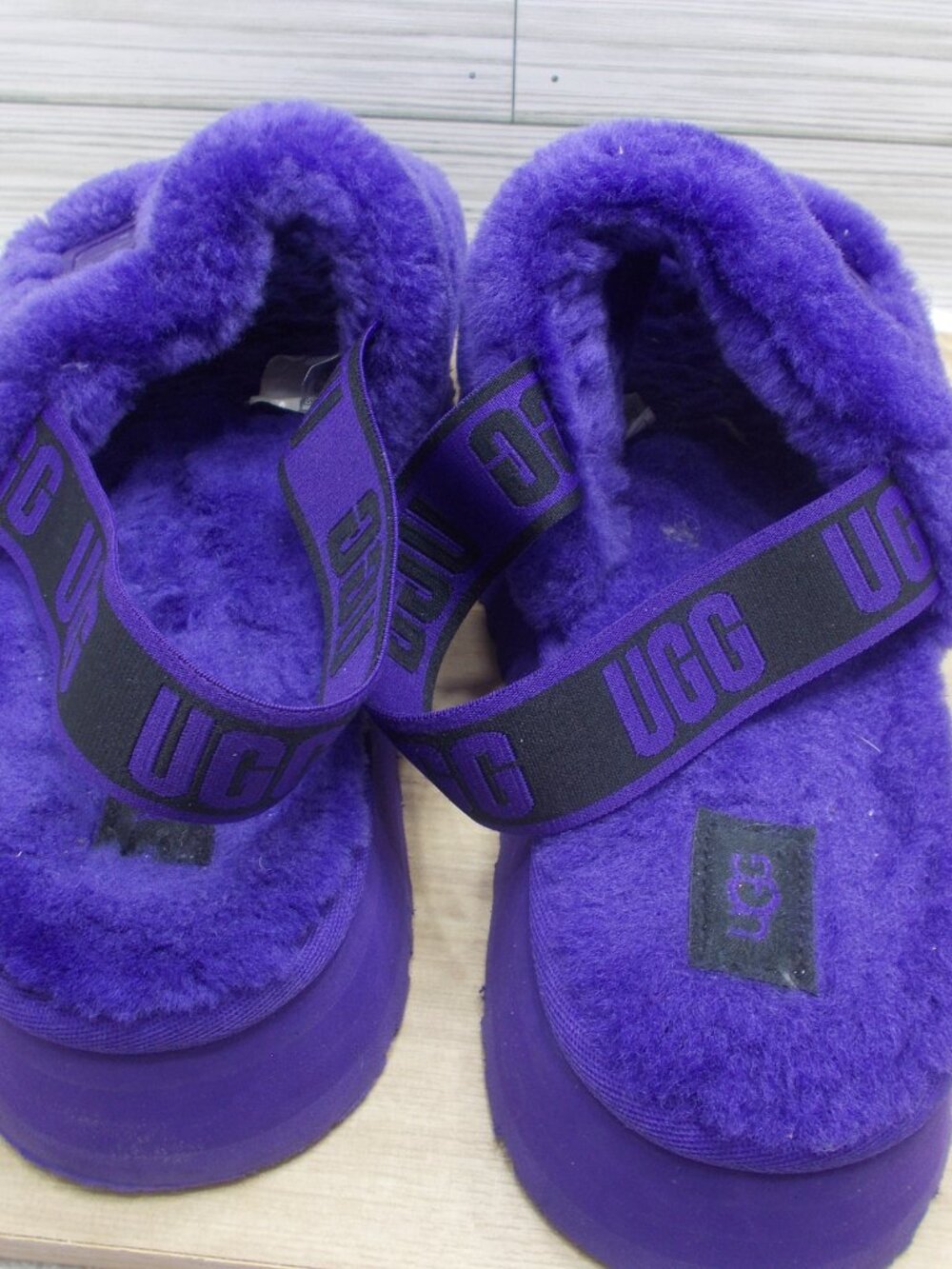 UGG Disco Slide Platform Fuzzy Slingback Slippers Shoes Women's 10 - Picture 4 of 5
